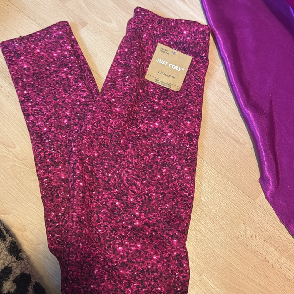 New with tags fleece fuzzy . size extra small/small just cosy leggings